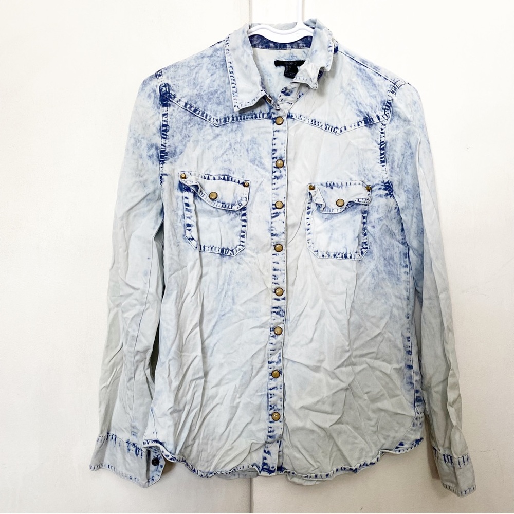 FOREVER 21 acid wash lyocell chambray chest pocket snap up top blouse S